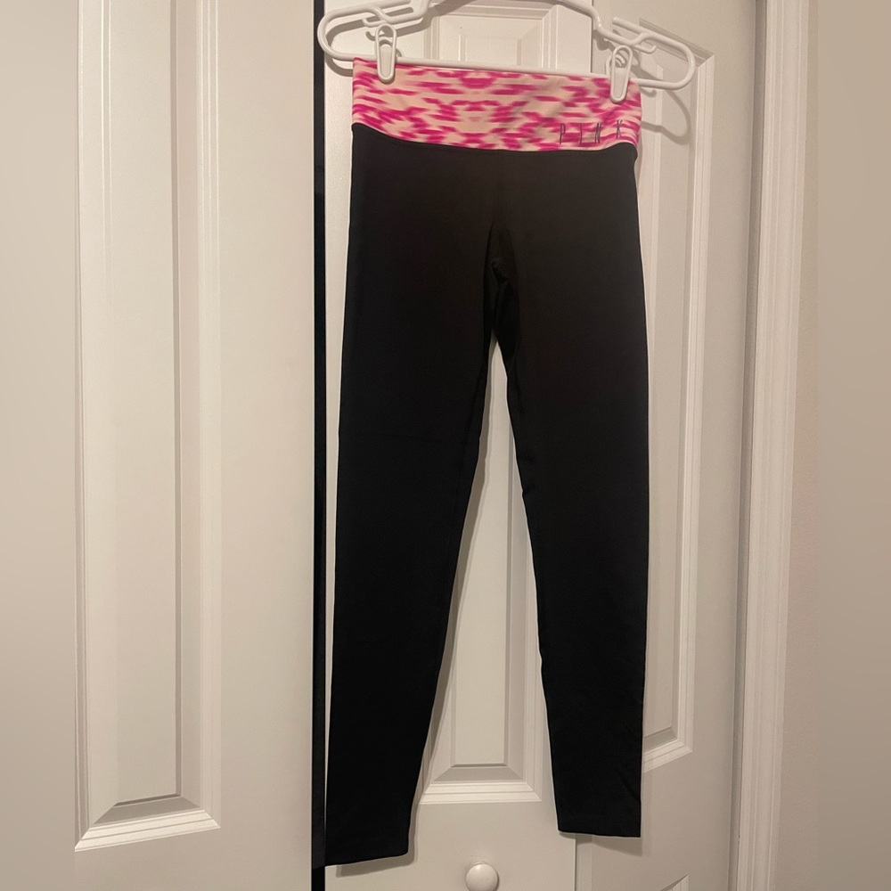 Black leggings with pink waist